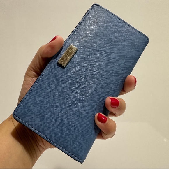 Authentic Kate Spade Wallet - Picture 1 of 12